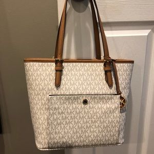 BRAND NEW WITH TAGS Michael Kors tote